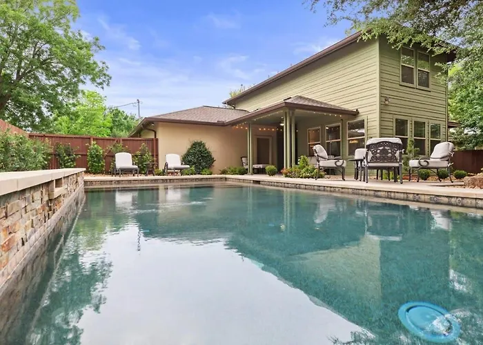 South Austin Home With A Pool