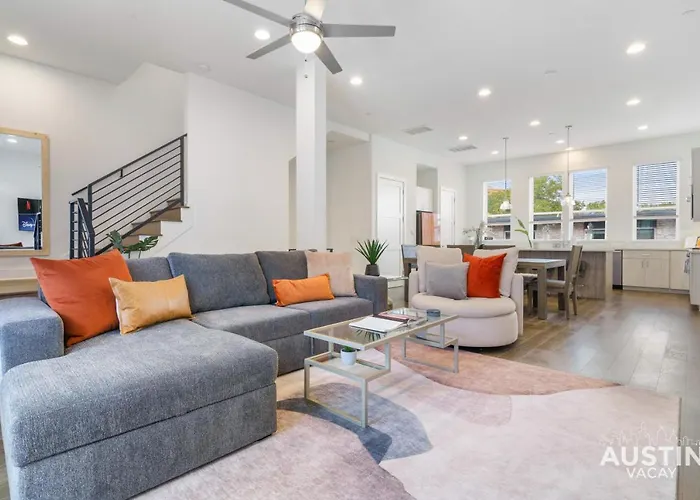 Urban Oasis 1 Mile From Ut Plus Garage And Rooftop
