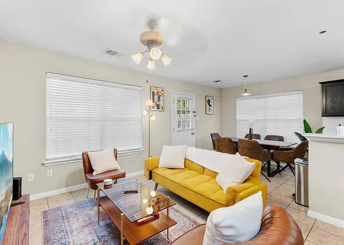 Beautiful Space - Nice Yard - 10 Min From Dt