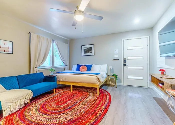 Chic Deluxe Studio-Pet Friendly-10 Min To Dt