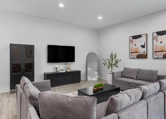 Mega Sized Luxury - Up To 24 Ppl - Downtown Access