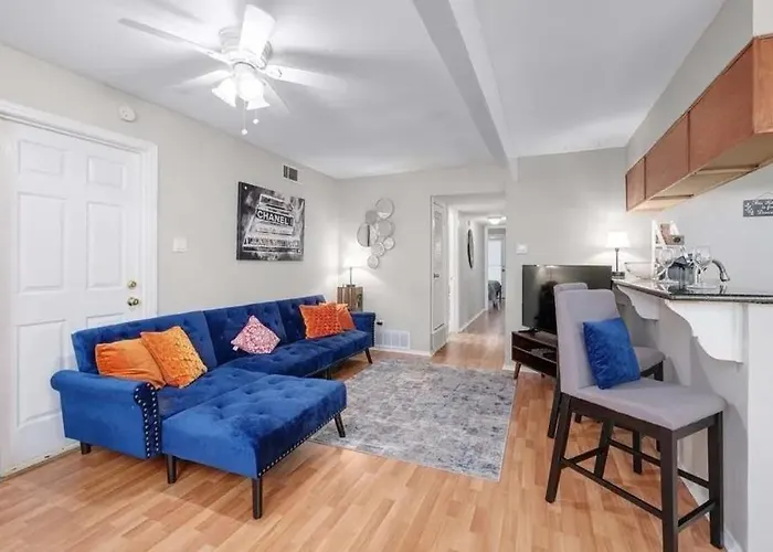 New King Bed House 15 Mins From Westlake Hospital