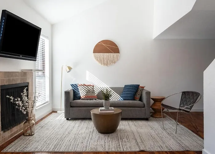 2Br Gem Heart Of Dt Soco Zilker Petsok With Parking