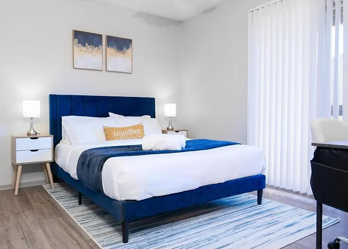 Stylish 1 Bedroom Apartment At Sola, 5 Minutes To Downtown