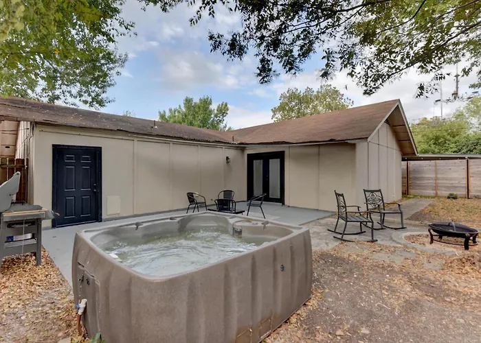 Prime Austin - Jacuzzi Firepit And Bbq