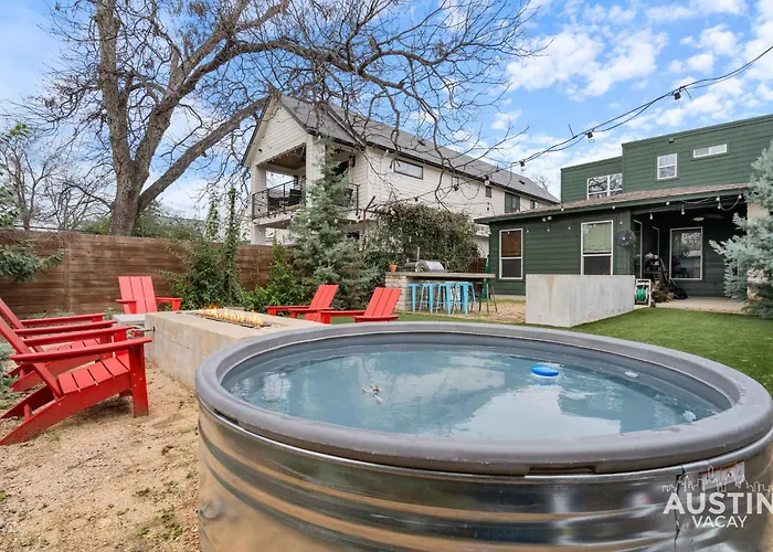 Stylish Retreat W Outdoor Oasis In Heart Of Austin
