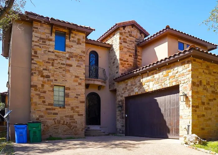 Huge Lake Travis Family House With Ev Charger!
