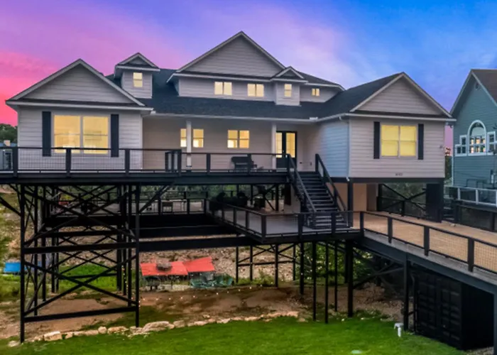 Lake Loop Retreat