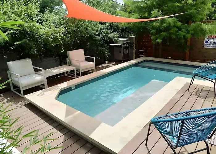 Stunning Modern Home W Pool & Hot Tub In Dt Austin