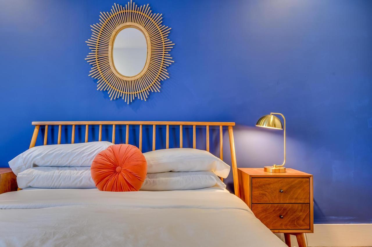 Adina Bed & Breakfast 2*