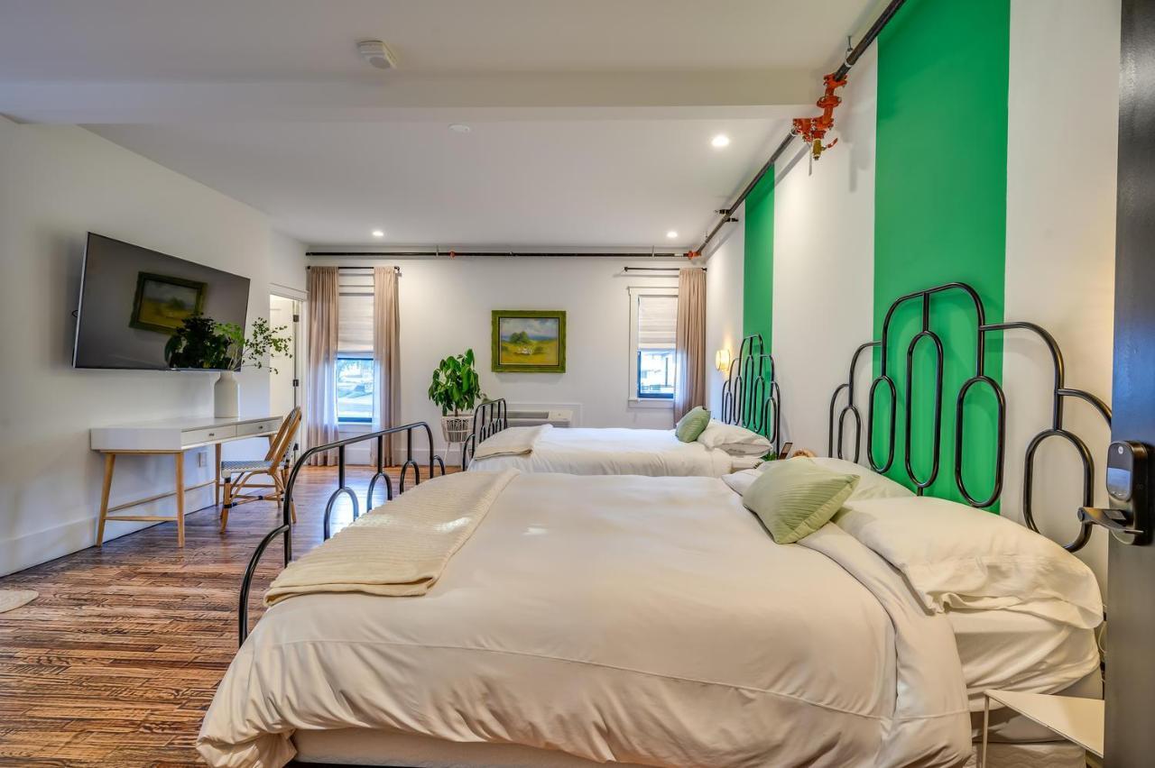 Adina Bed & Breakfast 2*