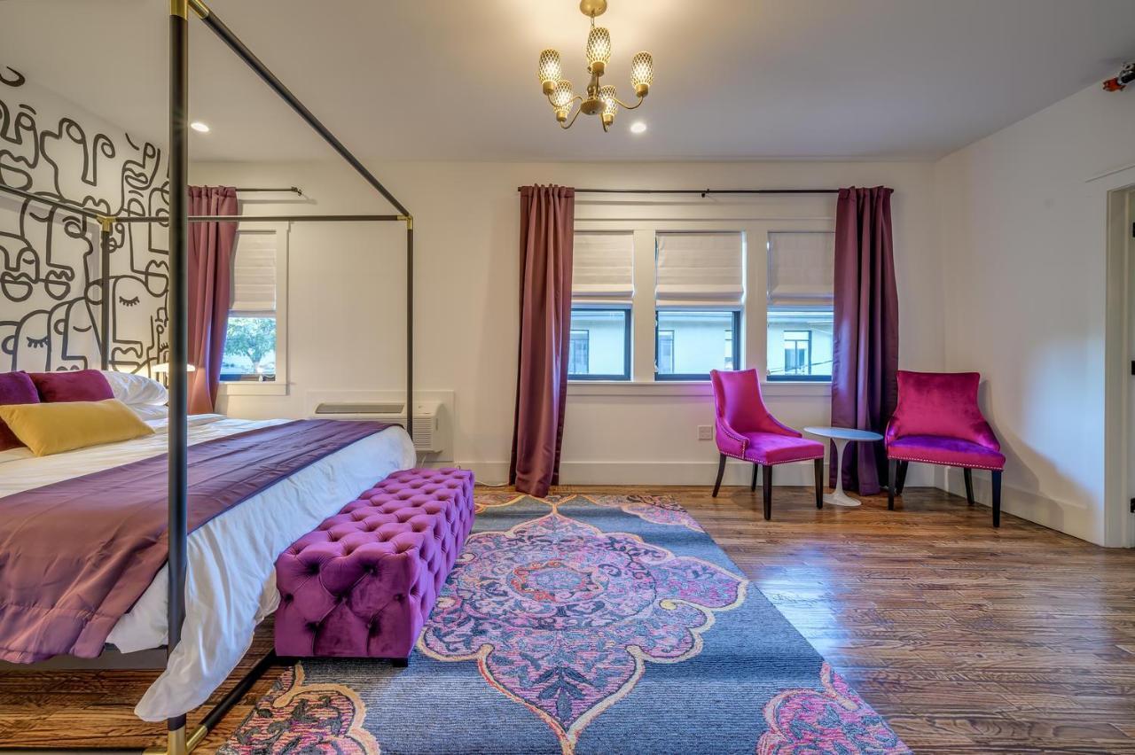 Adina Bed & Breakfast 2*