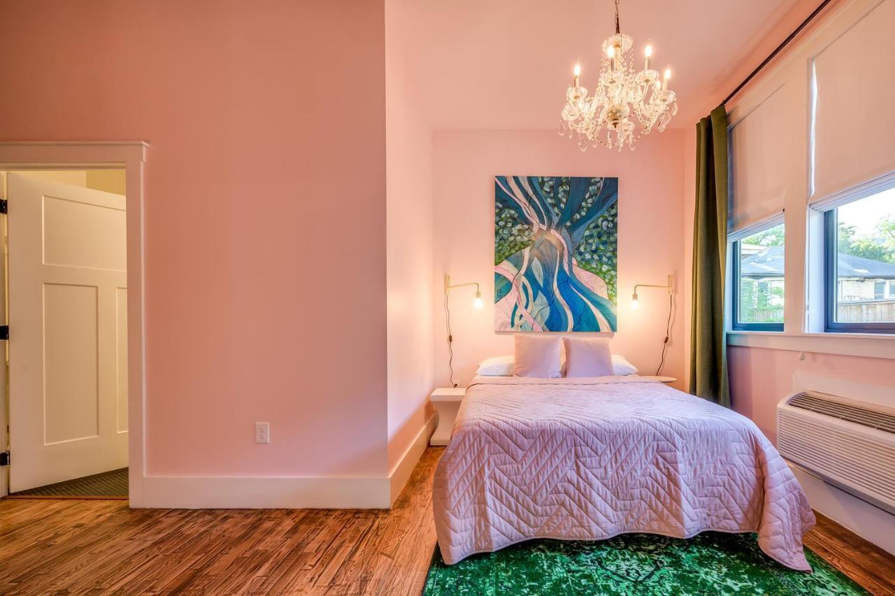 Adina Bed & Breakfast 2*