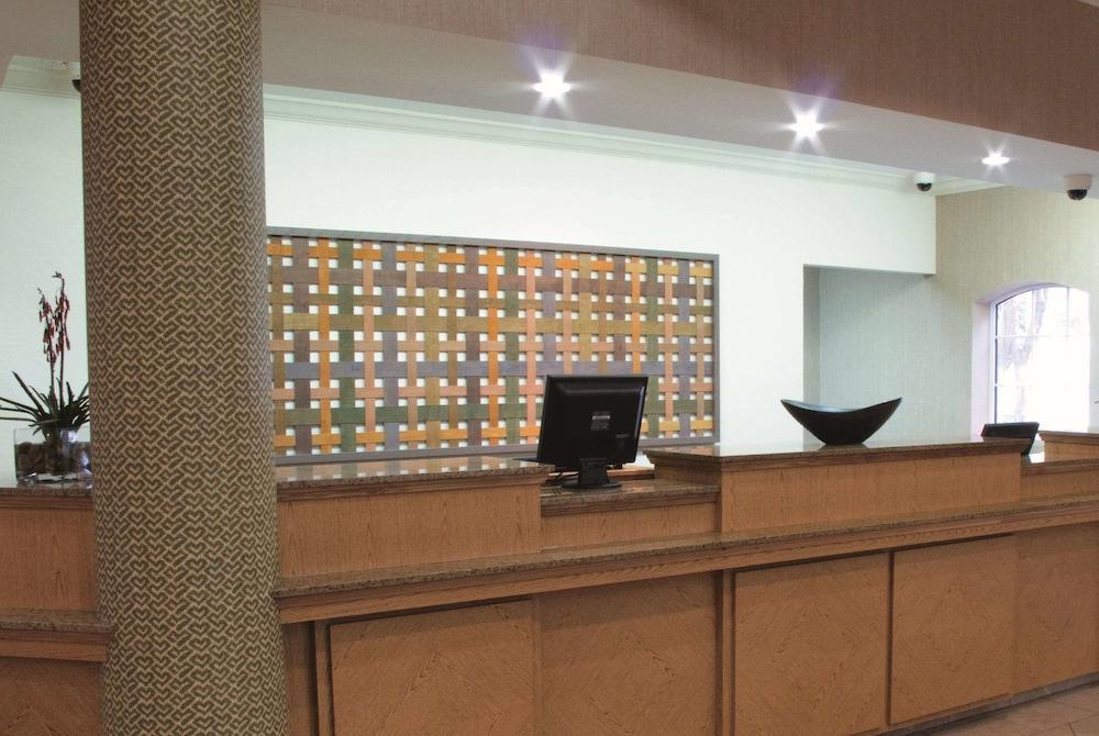 Hotel La Quinta By Wyndham Southwest 3*