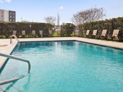 Hotel Western Airport &