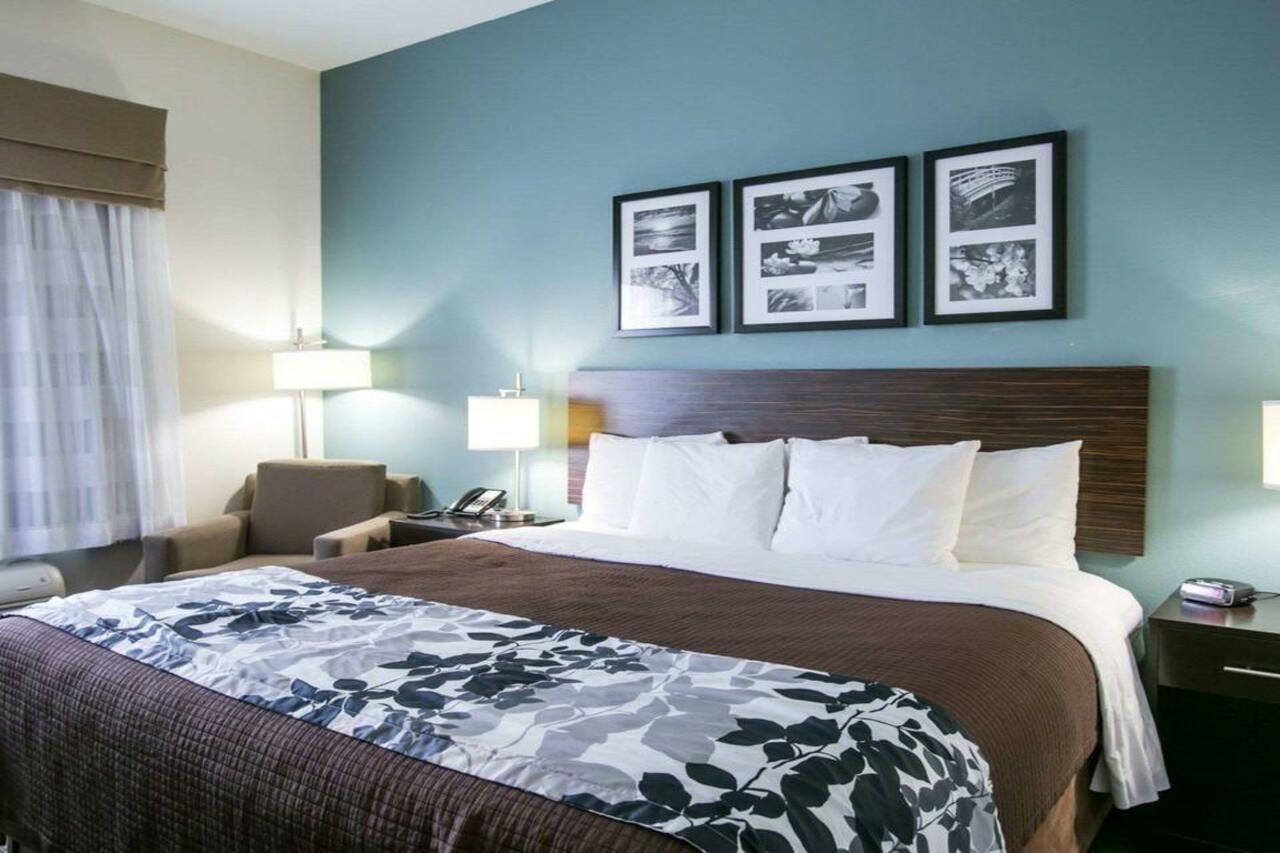 Sleep & North - I-35 Hotel 2*