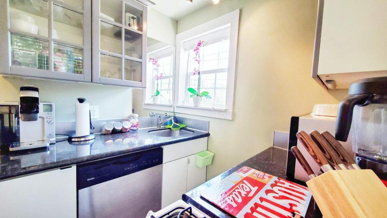 Ut Moody Center Downtown Eco Pecan Tree House Free Wifi Parking Quiet Office
