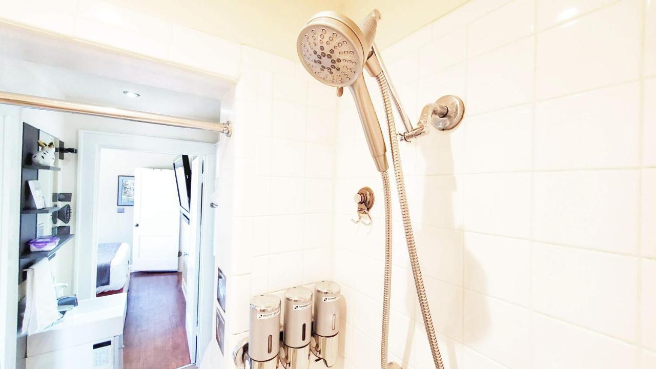 Ut Moody Center Downtown Eco Pecan Tree House Free Wifi Parking Quiet Office Holiday home *