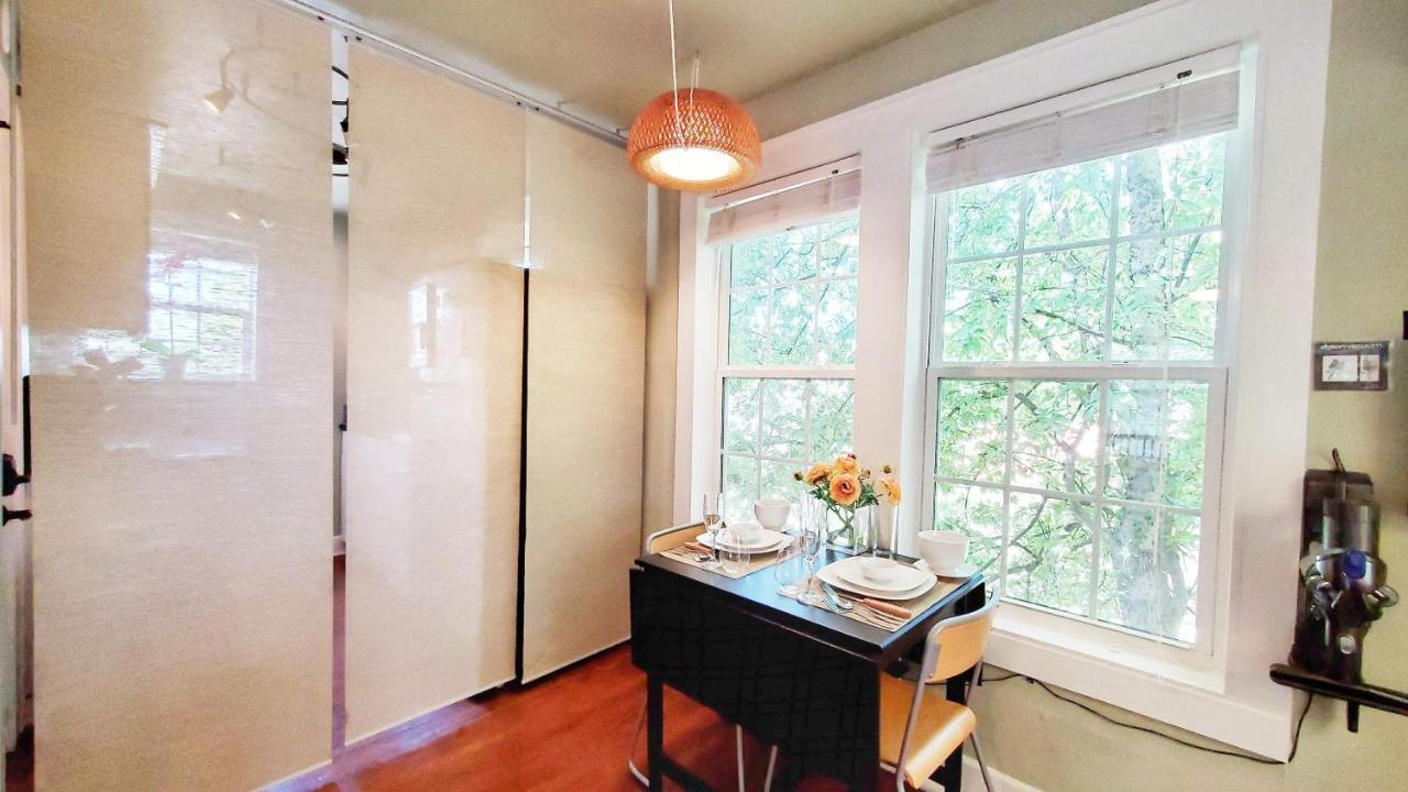 Ut Moody Center Downtown Eco Pecan Tree House Free Wifi Parking Quiet Office Holiday home Austin