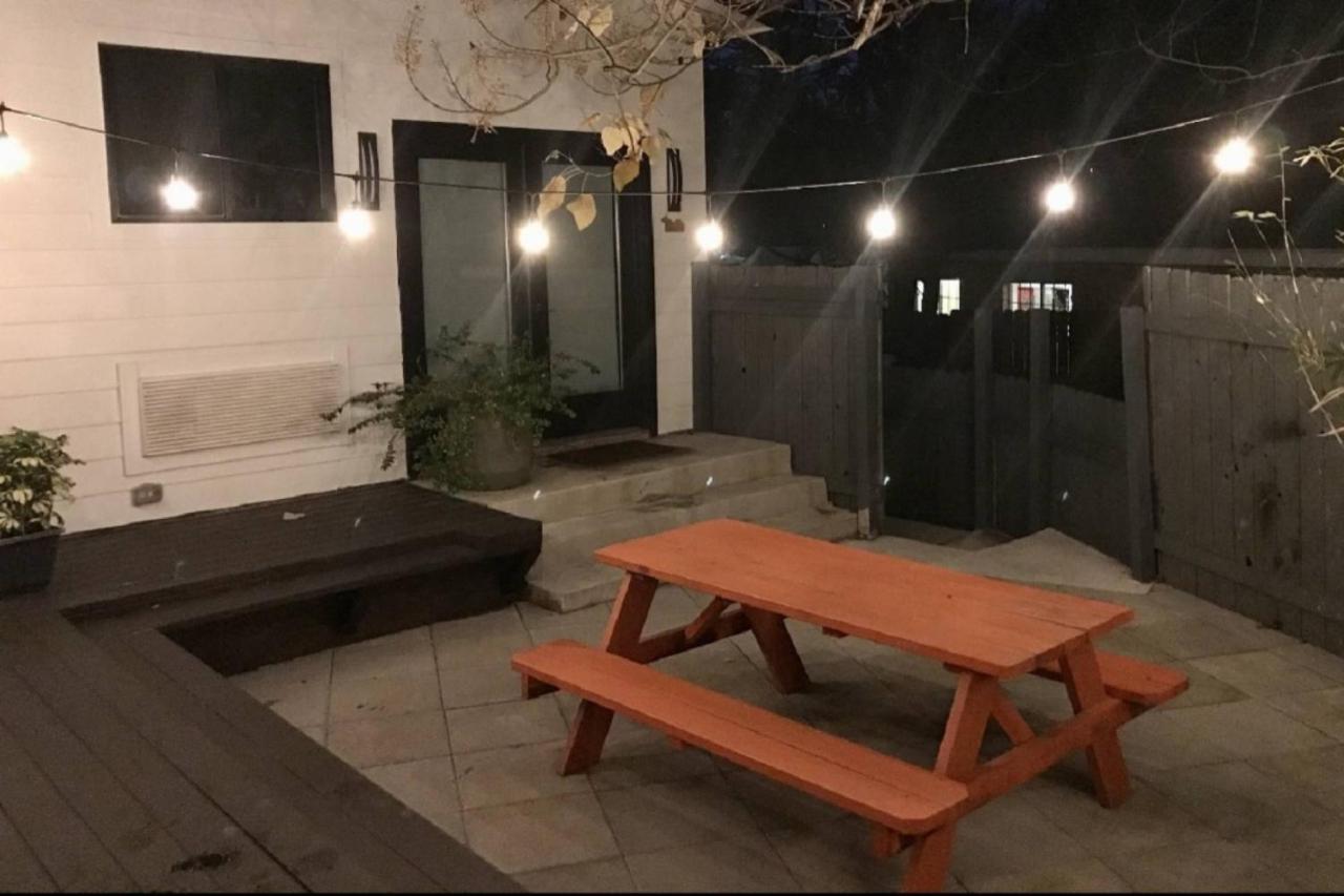East Elizabeth St 2 Bedroom Holiday home Austin