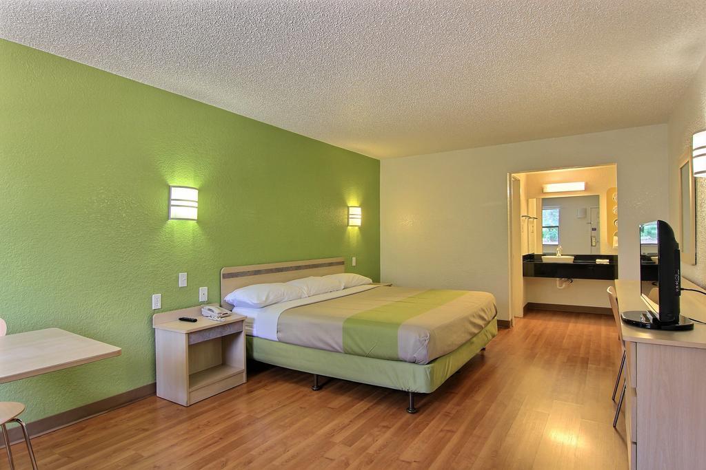 6 Austin, Tx - Downtown Ut Hotel Austin