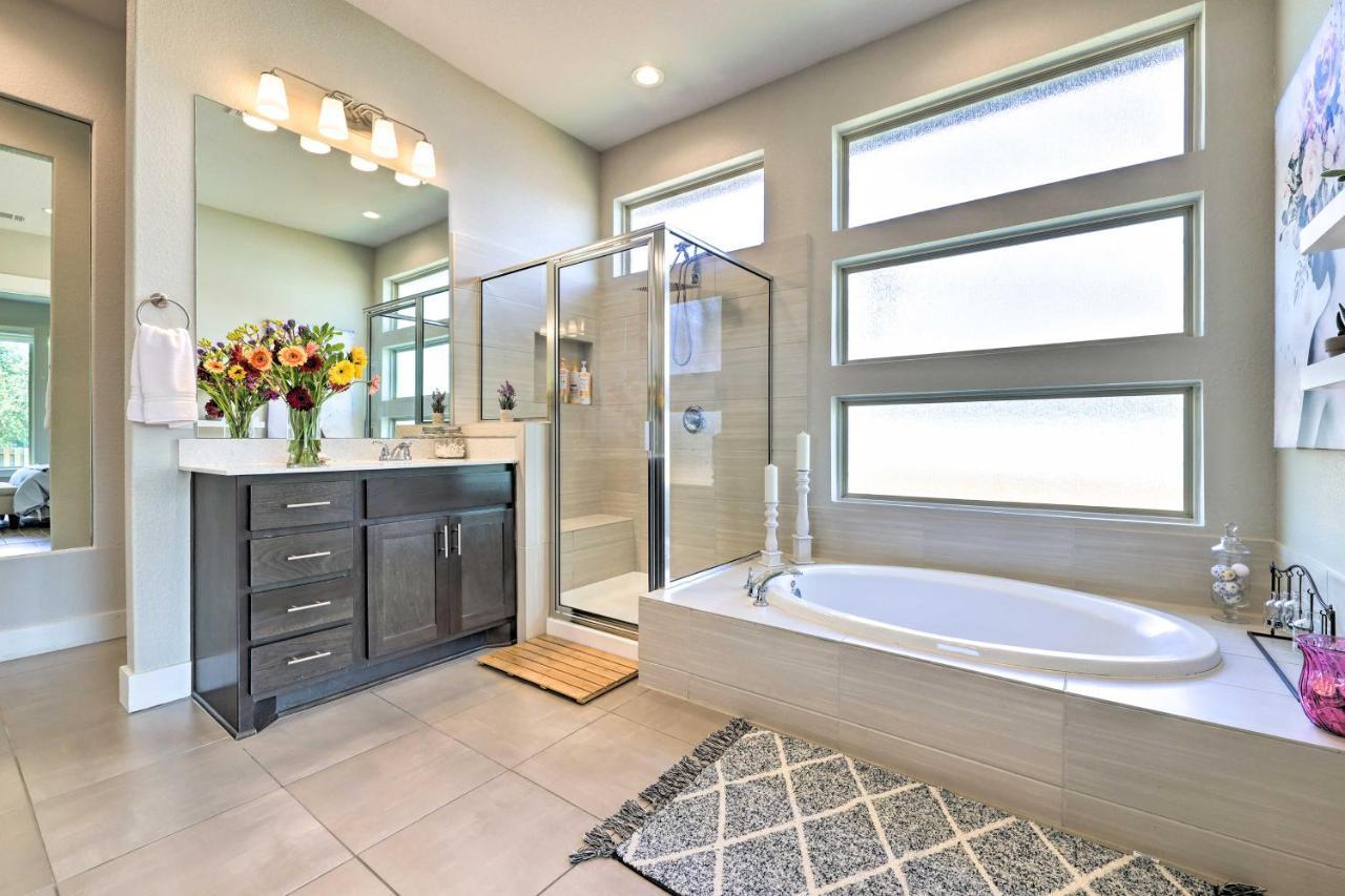 Upscale Area Escape Families Welcome! * Austin