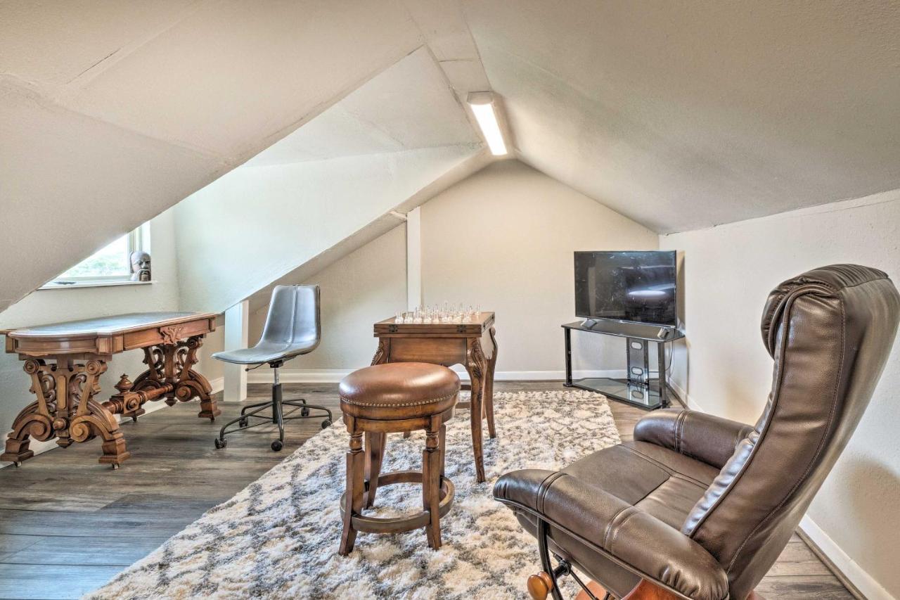 Pet-friendly With Deck, Yard, And Views! * Austin