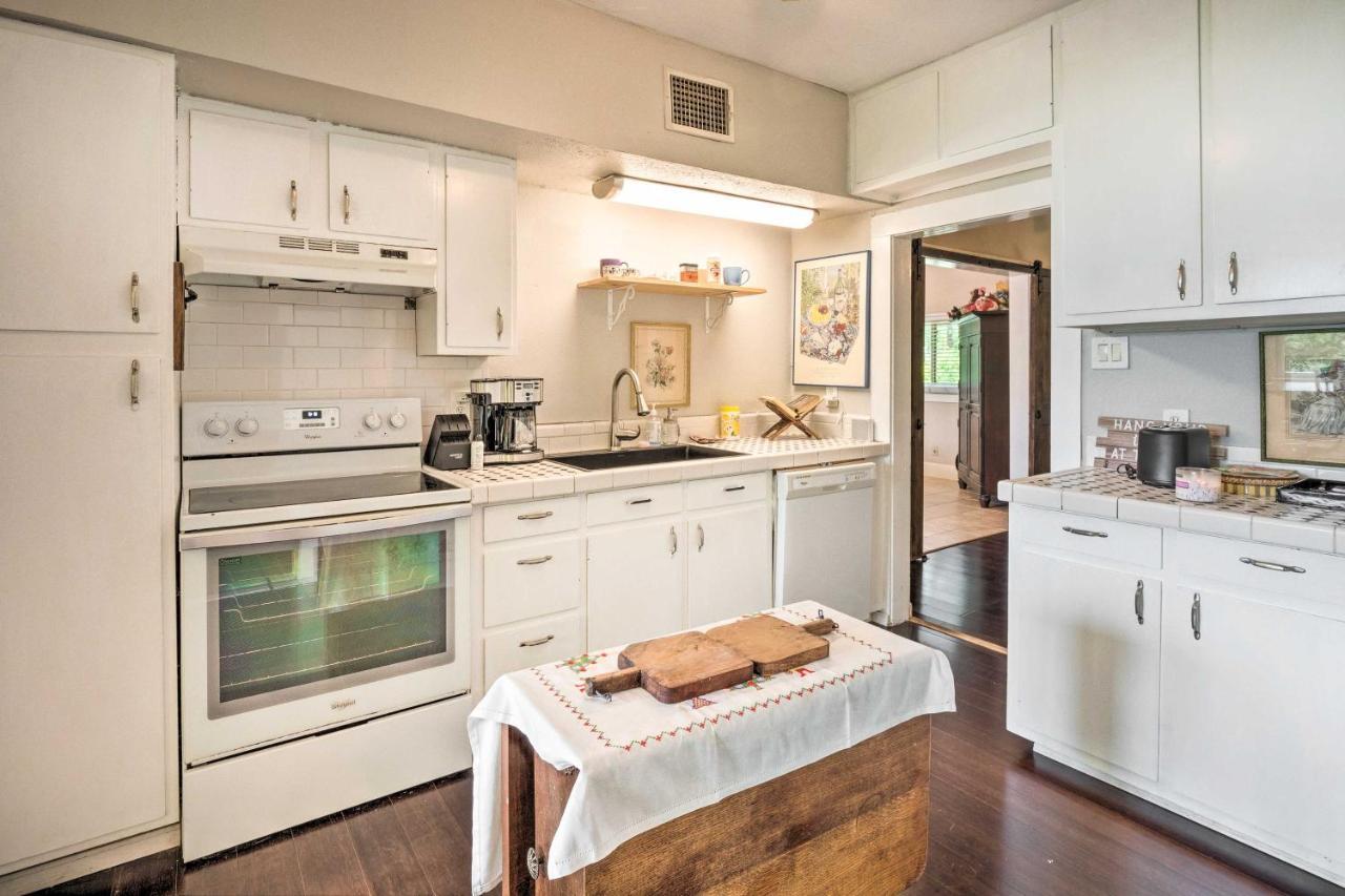Holiday home Pet-friendly With Deck, Yard, And Views! *