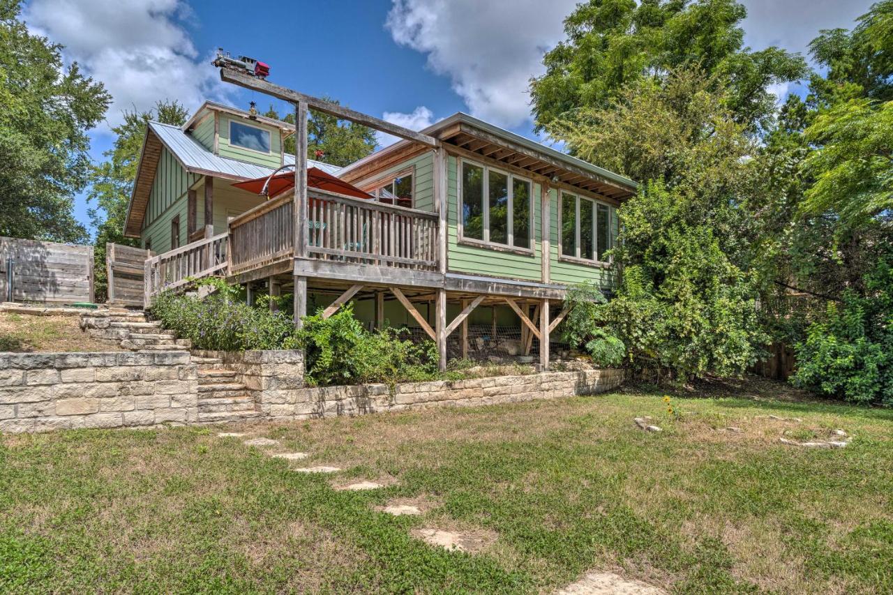 Pet-friendly With Deck, Yard, And Views!