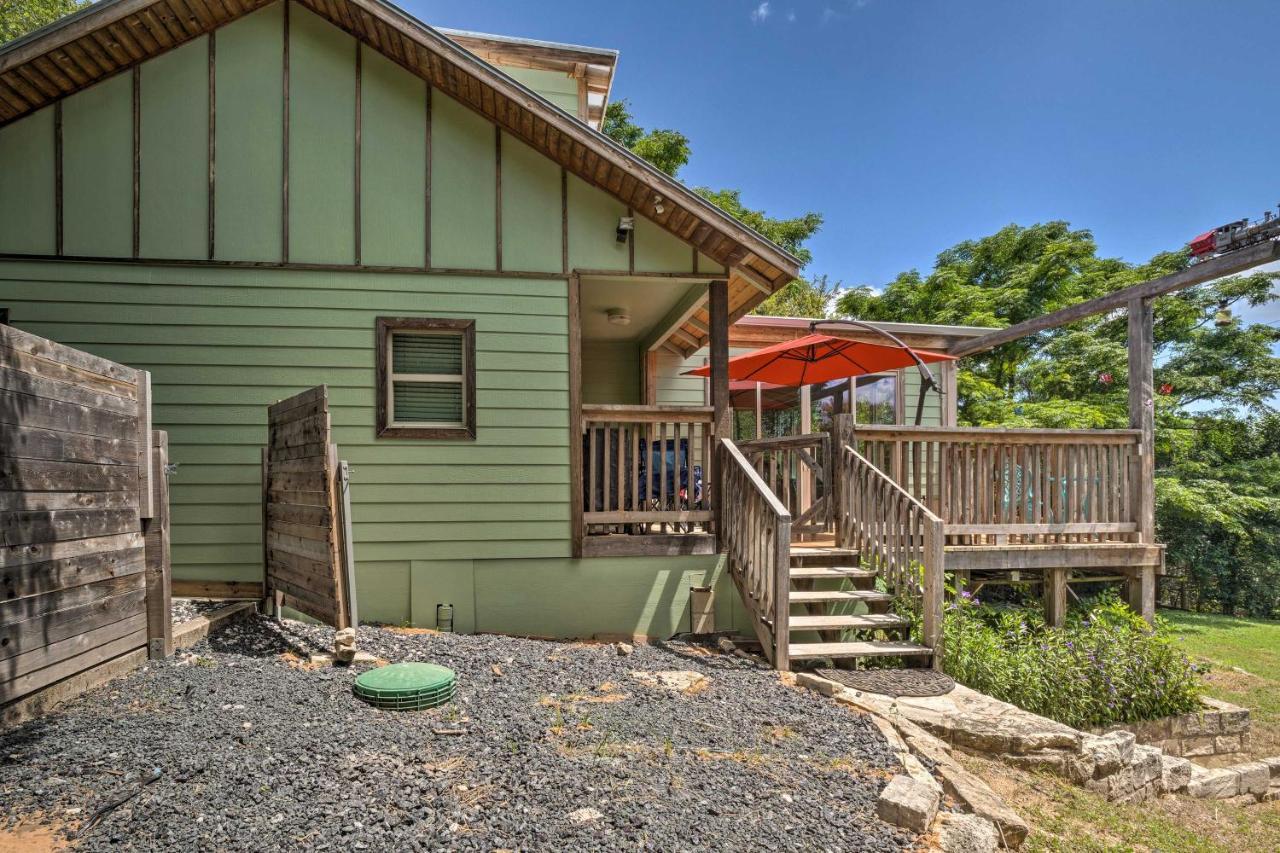 Pet-friendly With Deck, Yard, And Views! * Austin