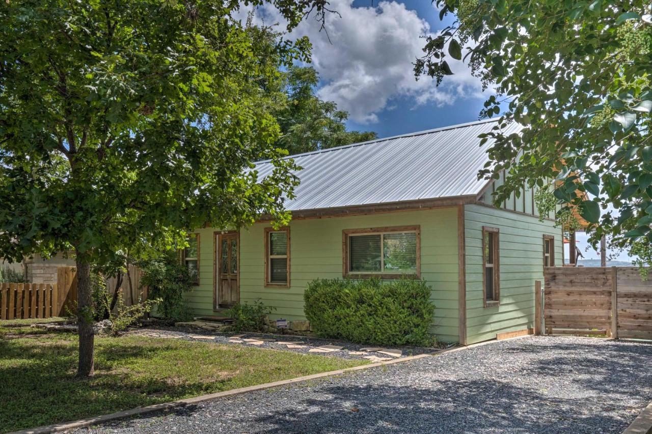 Holiday home Pet-friendly With Deck, Yard, And Views! *