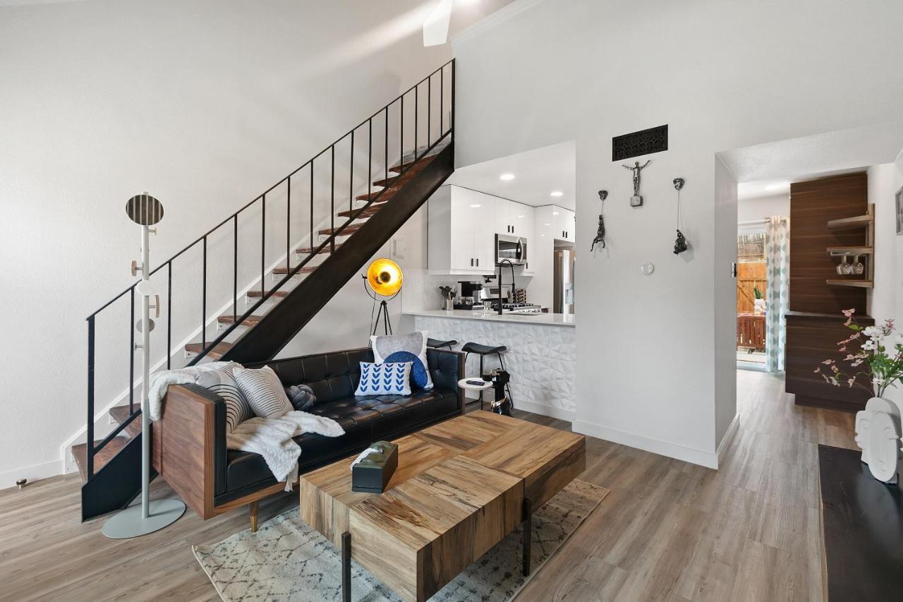 Apartment Contemporary Couples Getaway Near Favorites - Loft 21 Austin