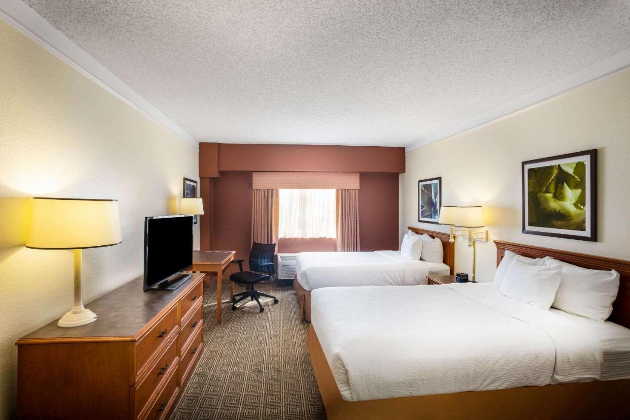Hotel La Quinta By Wyndham Capitol / Downtown