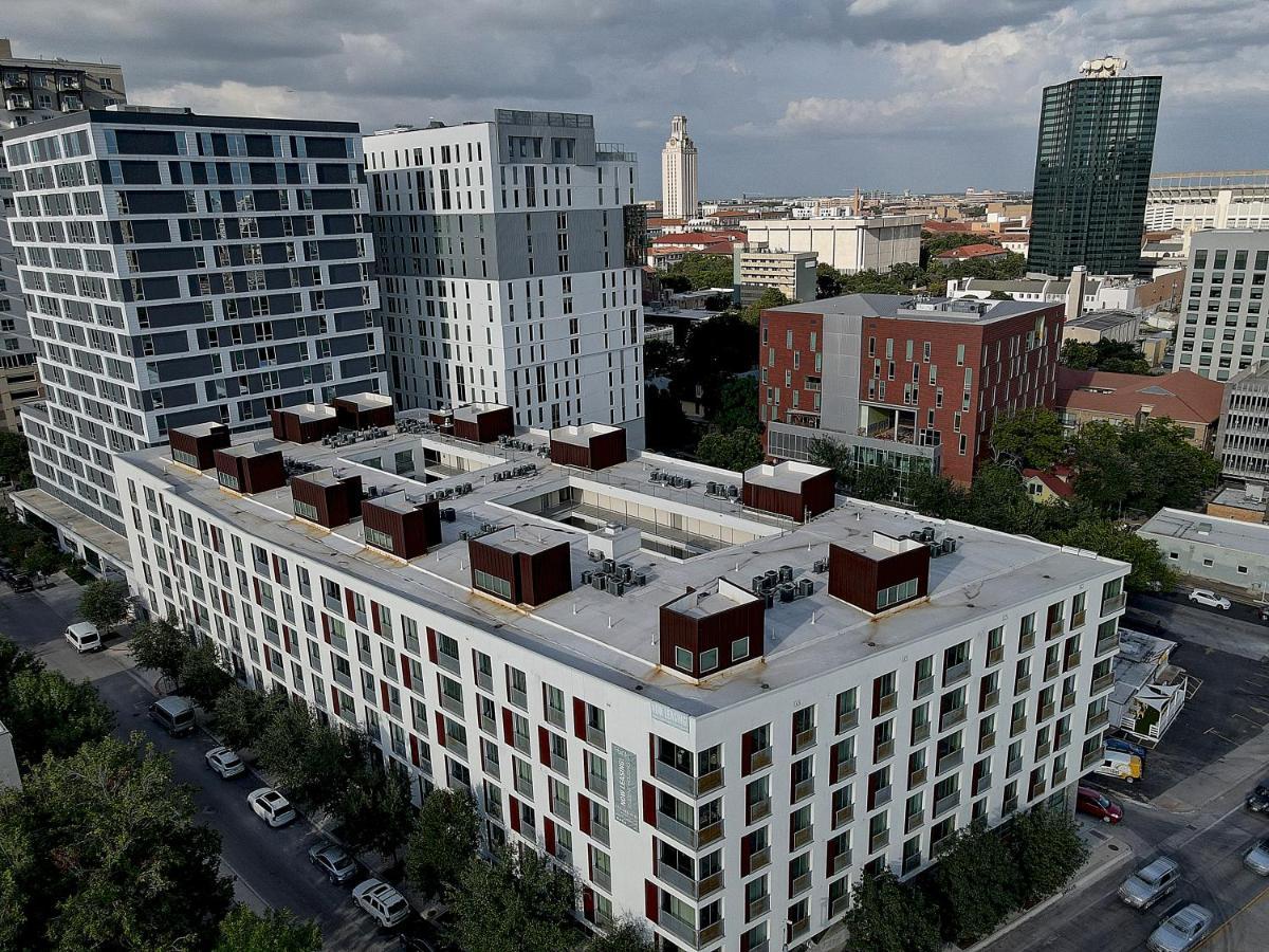 Frontdesk Pointe On Rio Apts West Campus Apartment