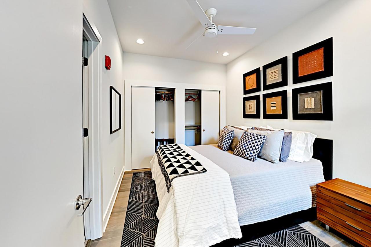 Apartment Fourth& #263 Austin