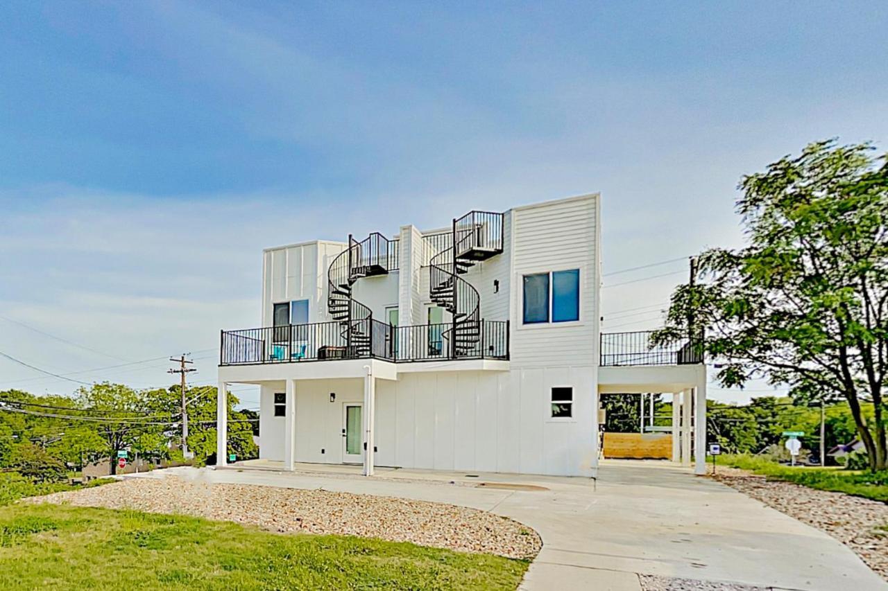 Apartment Blue Blossom Austin