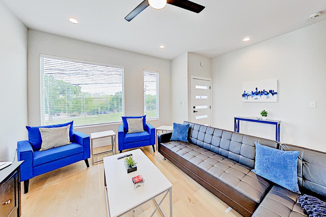 Apartment Blue Blossom Austin