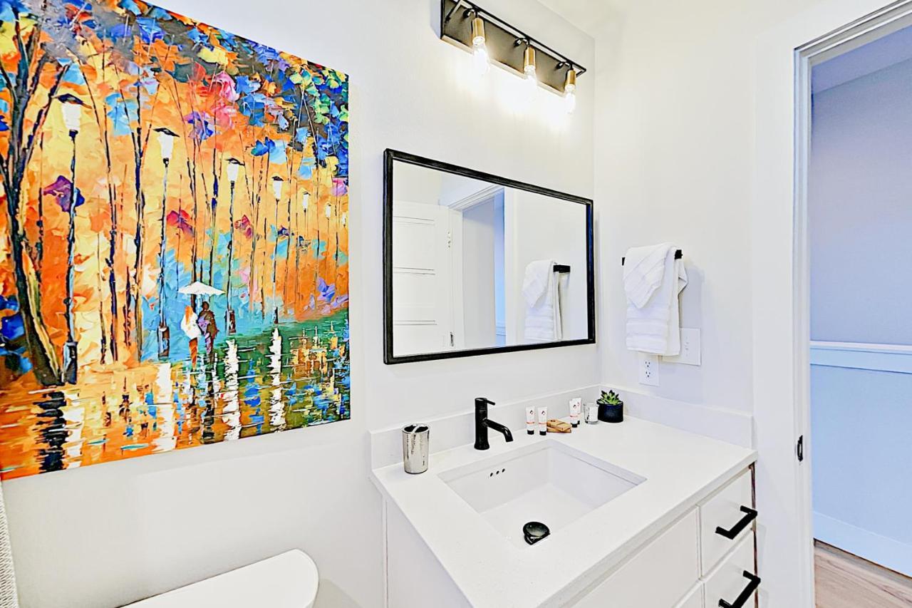 Blue Blossom Apartment Austin