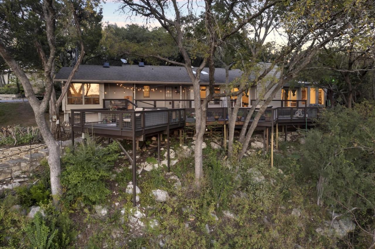 Lakefront On Travis