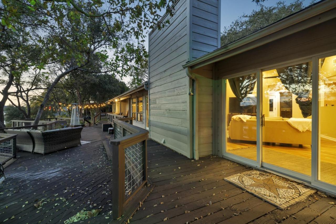 Lakefront On Travis Holiday home