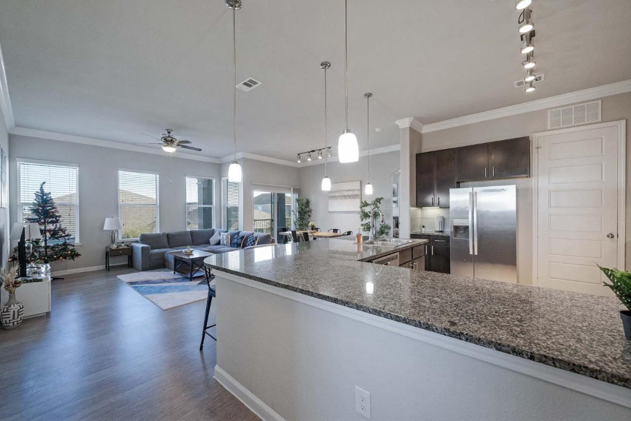 Apartment Luxury Townhomes - Evonify Austin