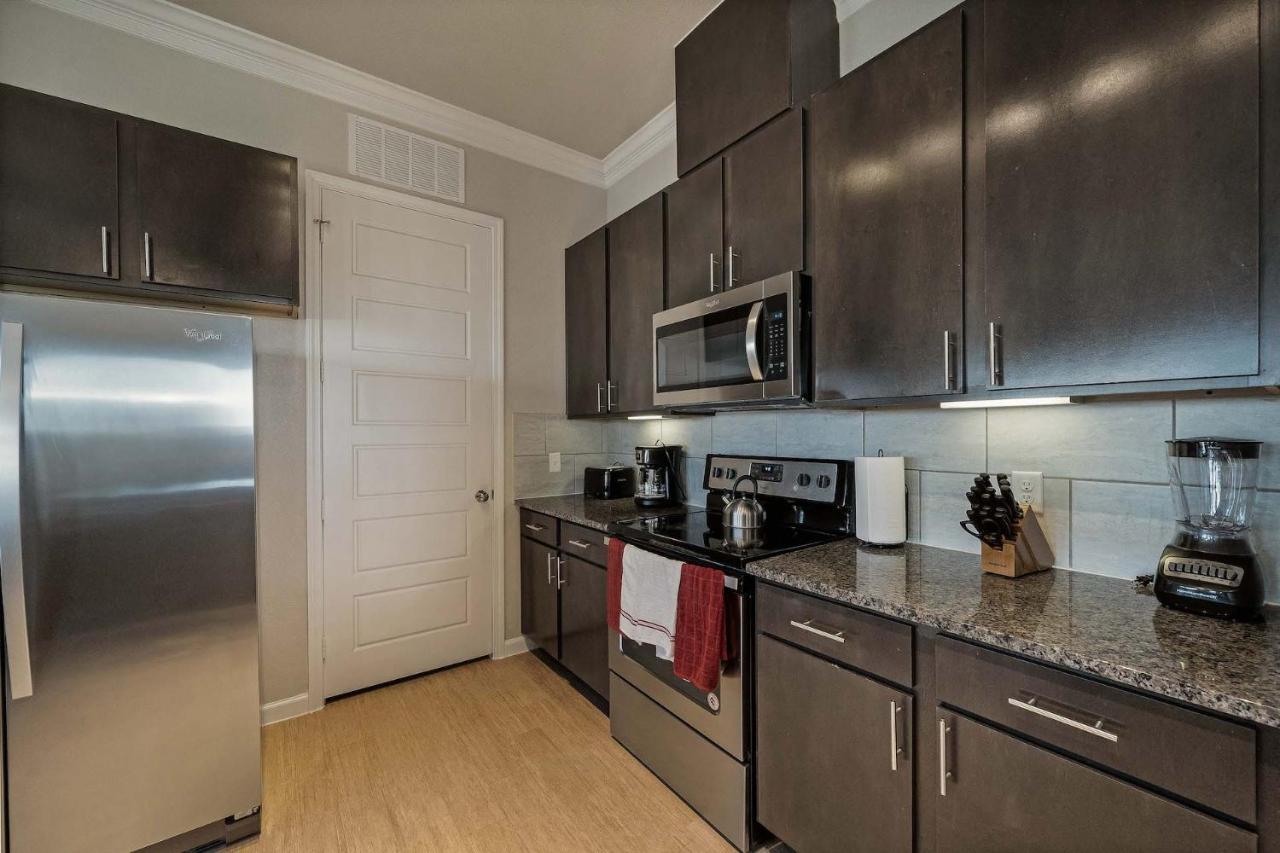Apartment Luxury Townhomes - Evonify Austin