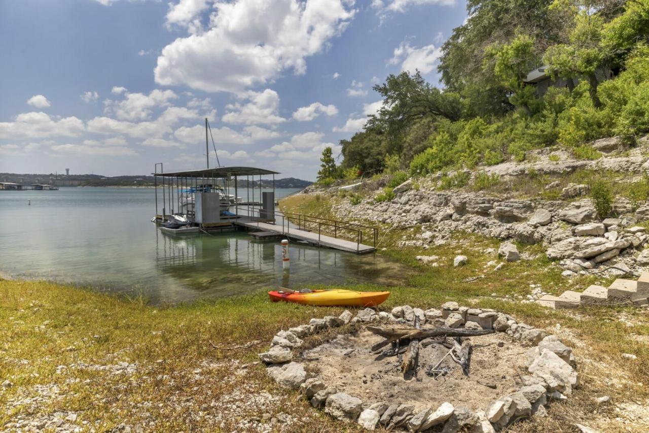 Lakefront On Travis