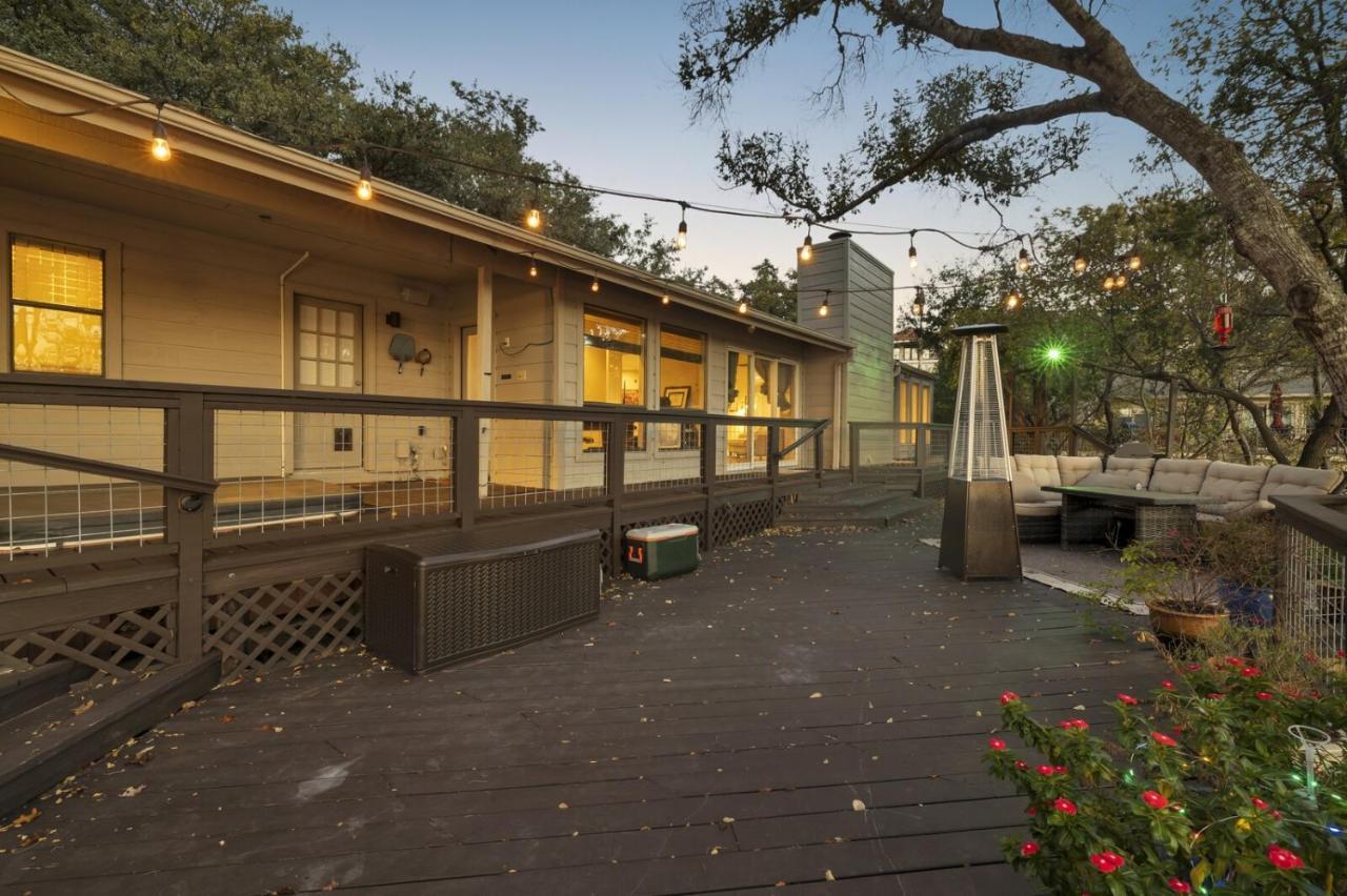 Lakefront On Travis Holiday home