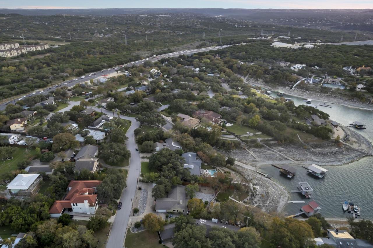 Holiday home Lakefront On Travis Austin