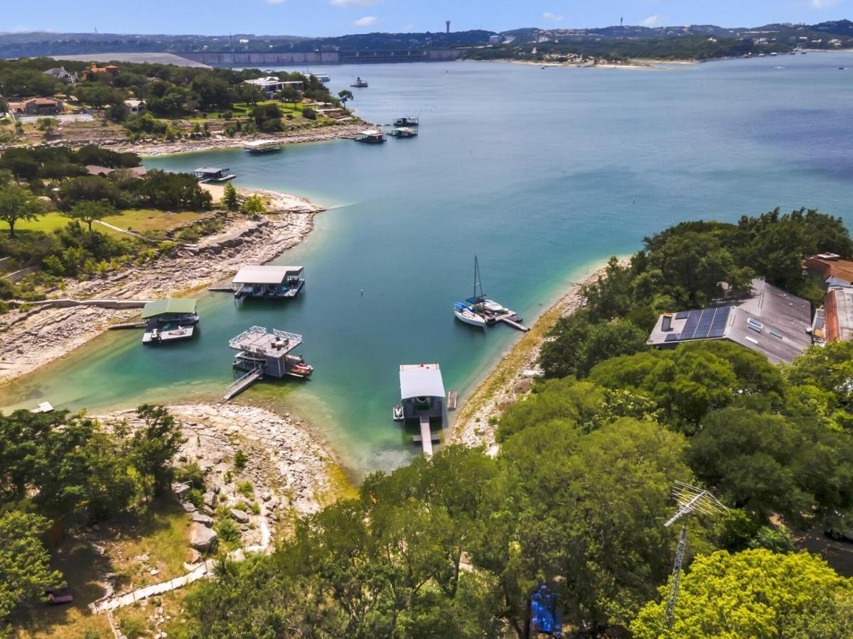 Lakefront On Travis *