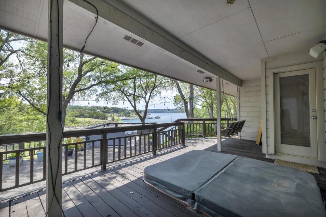 Lakefront On Travis