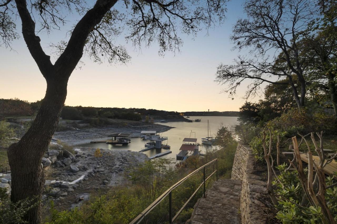 Lakefront On Travis