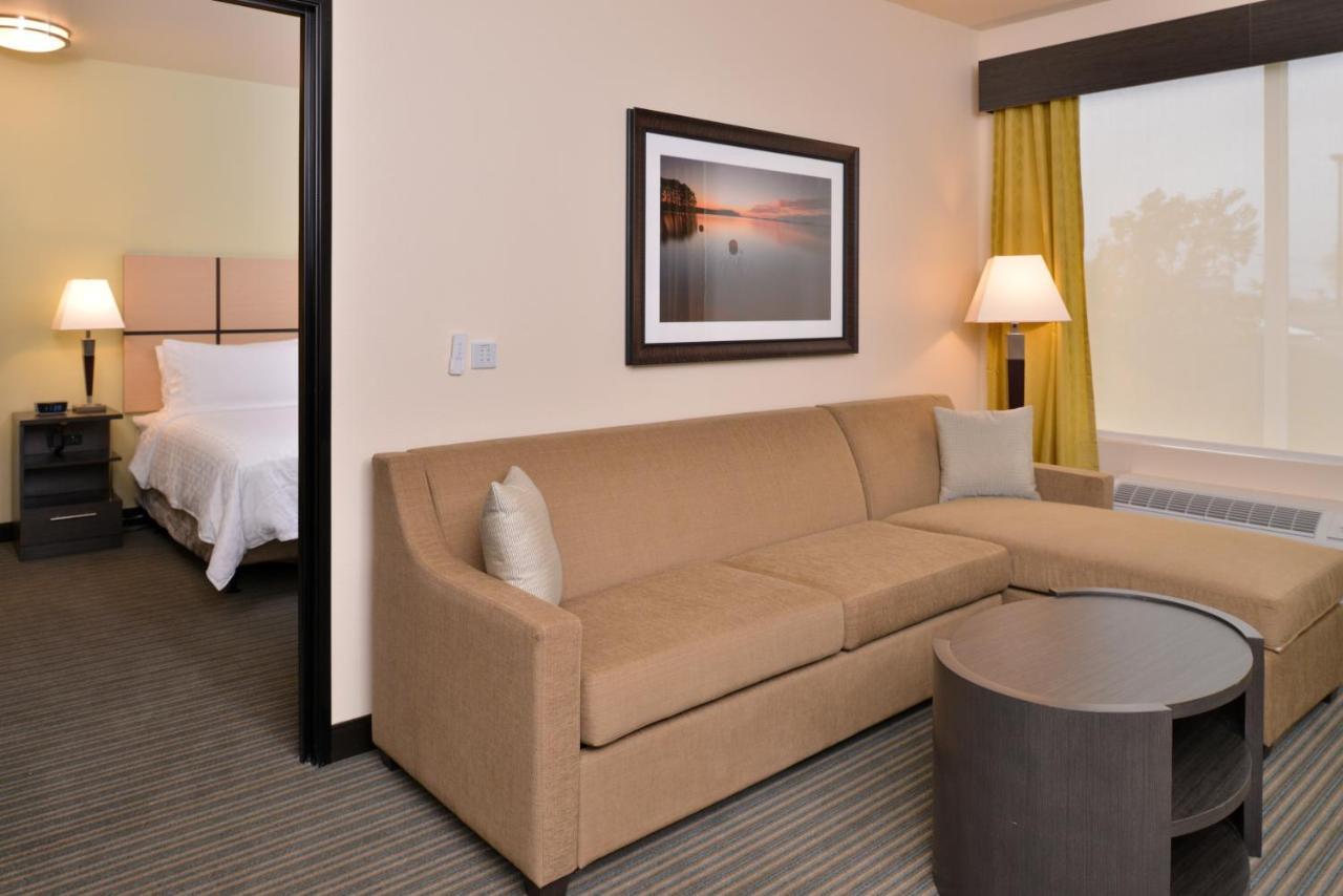 Candlewood - Airport By Ihg