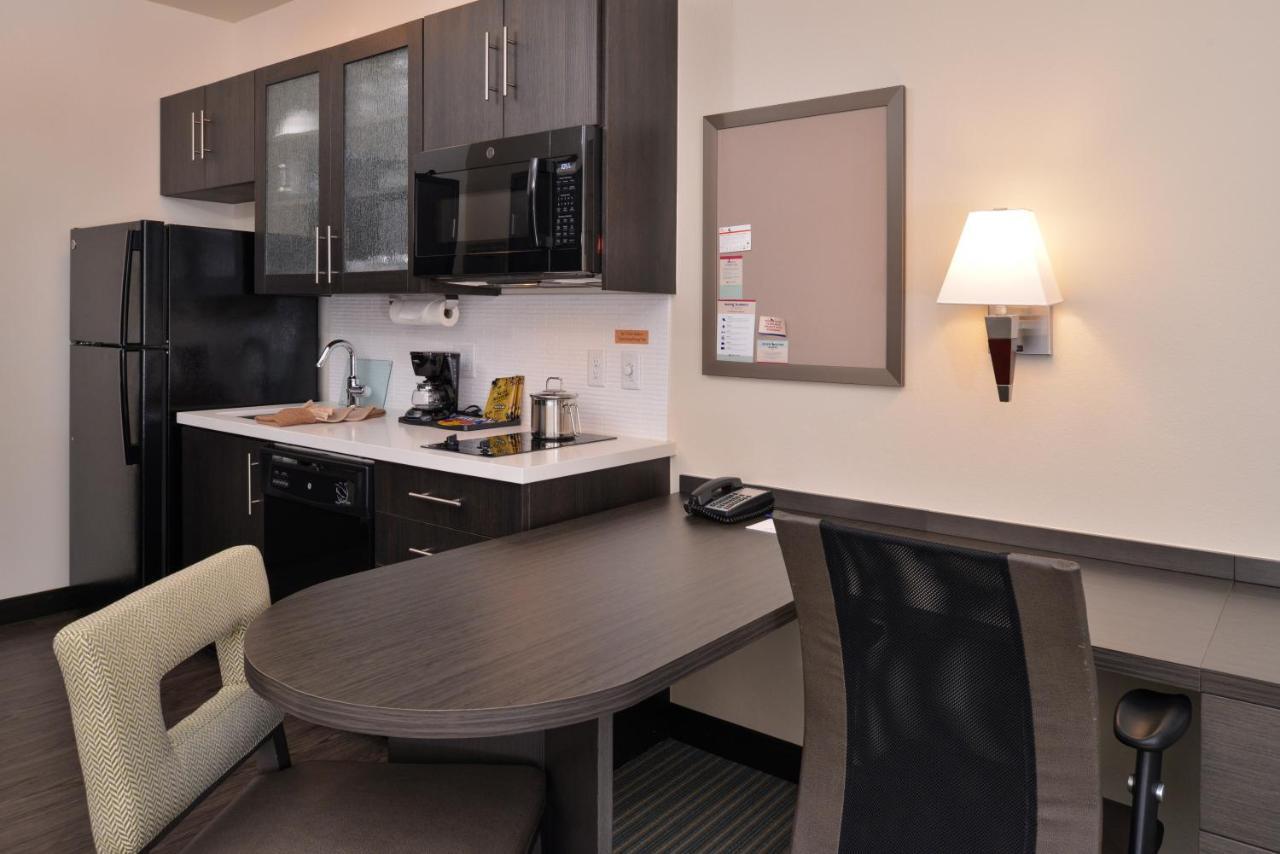 Candlewood - Airport By Ihg 3*
